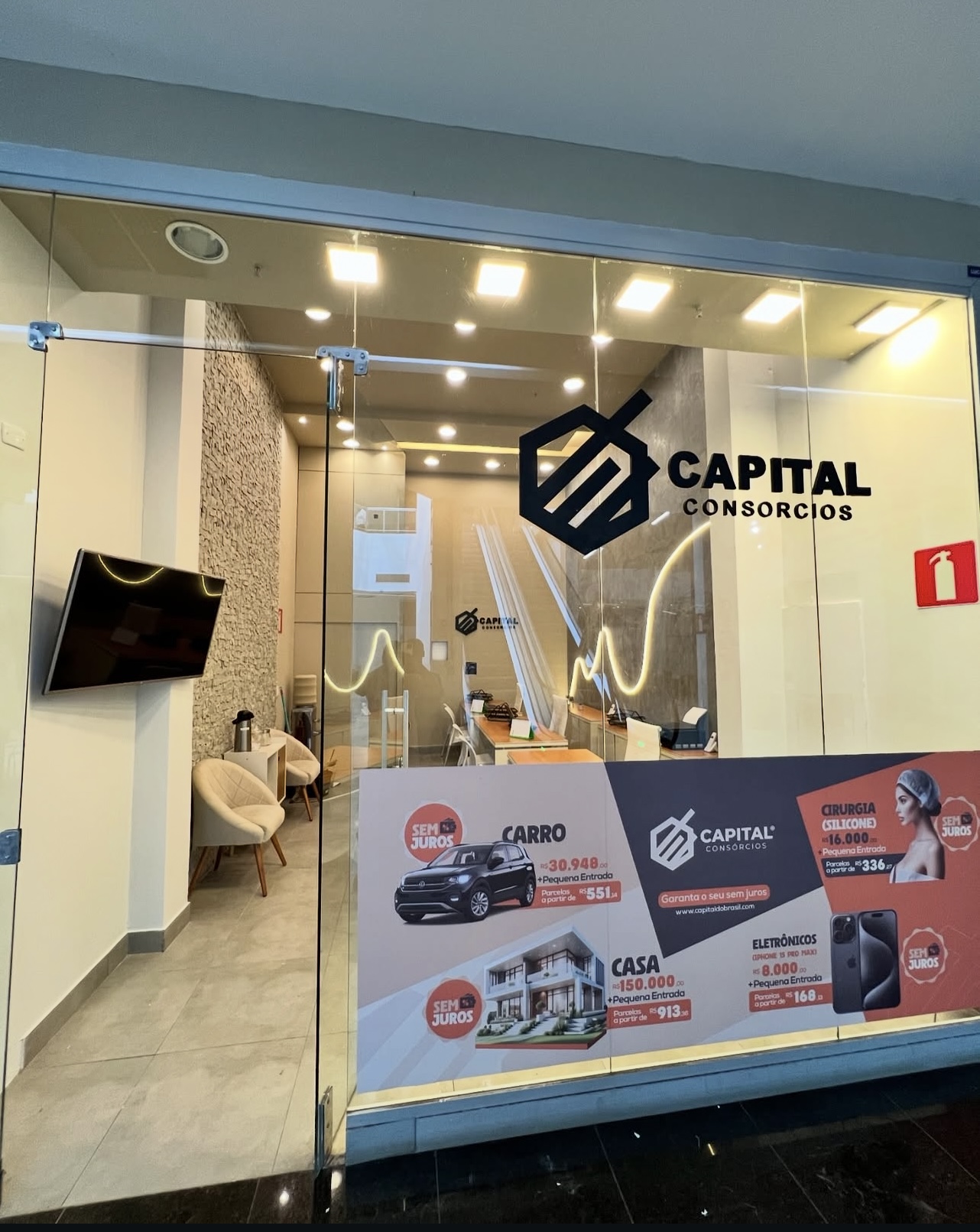 Fachada da loja Capital Consórcios no Pátio Lagoa Shopping em Sete Lagoas